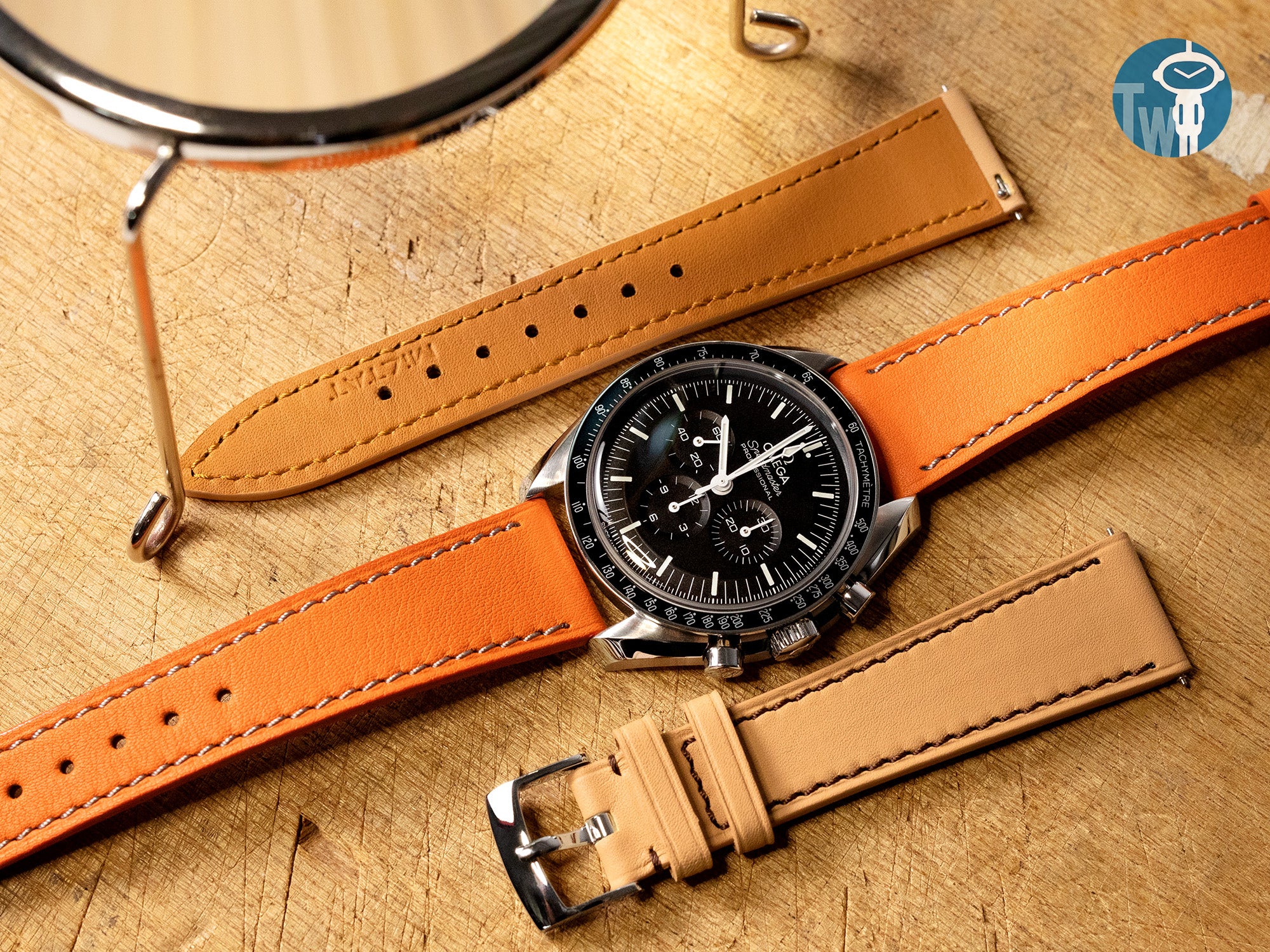 OMEGA歐米茄 Speedy 與 太空人腕時計TW 製作精良的橙色皮革錶帶搭配采爾馬特皮革內襯，這才是最佳的組合