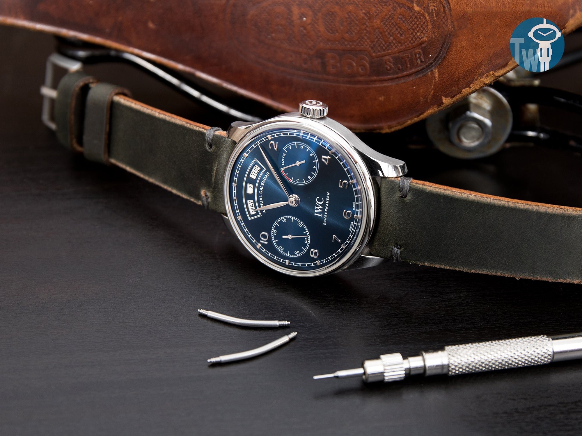 HORWEEN真皮錶帶 搭配 萬國葡萄牙系列 IW503502，擁抱含蓄魅力  | 太空人錶帶TW