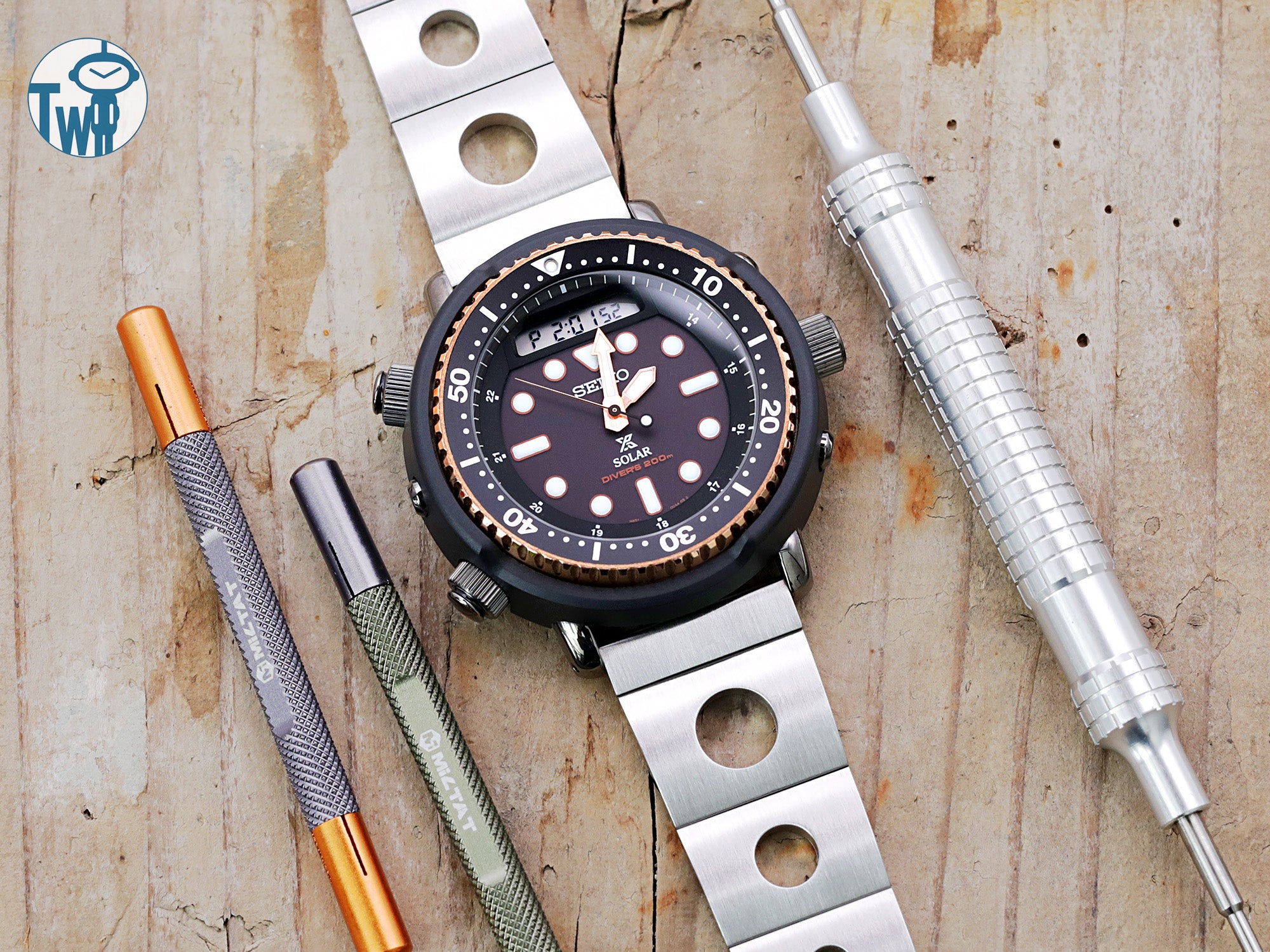 太空人錶帶TW 圓環 II 快拆不銹鋼錶帶與 Seiko精工 Prospex Arnie 太陽能潛水手錶 SNJ028P1 