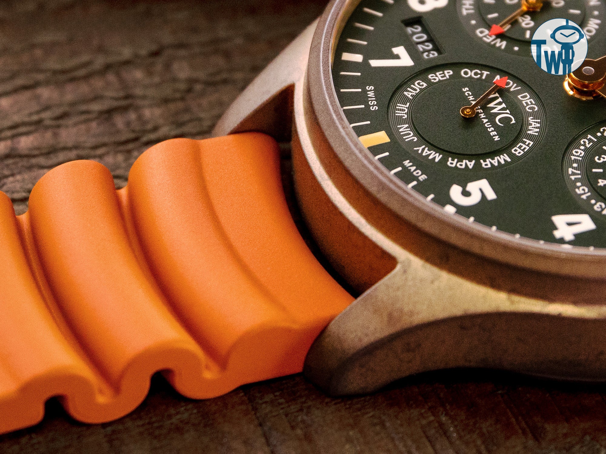 無縫彎曲錶耳的Firewave - 火濤FKM橡膠錶帶，由 太空人腕時計TW 製造