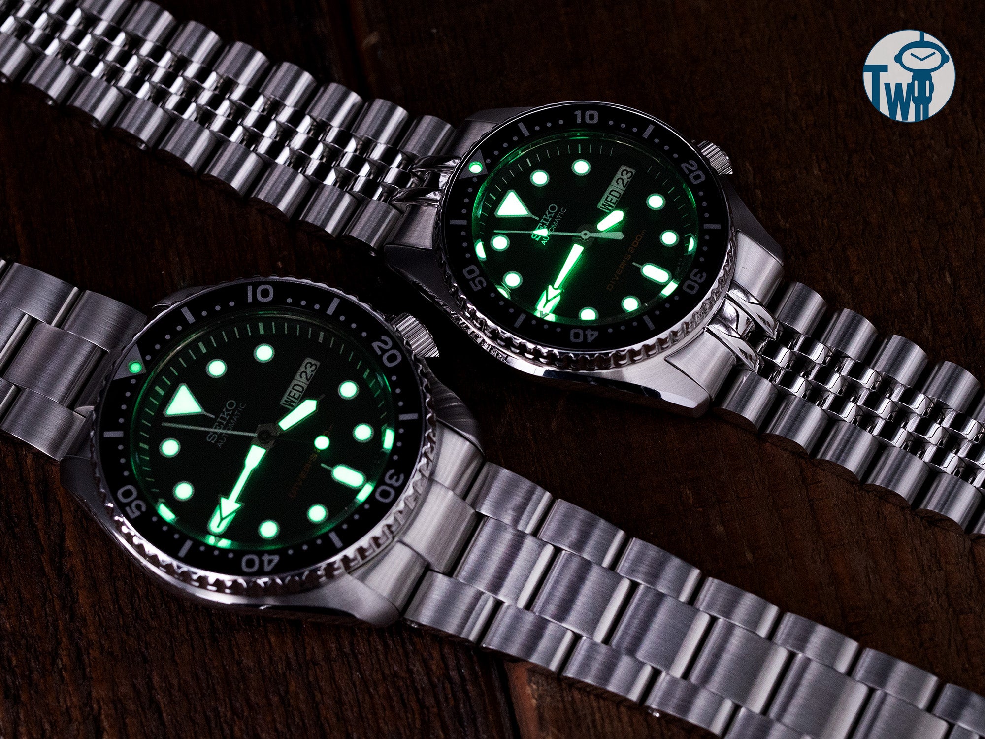 SKX007和SKX013在黑暗中的LumiBrite（或Lumi Brite）發光效果令人印象深刻。