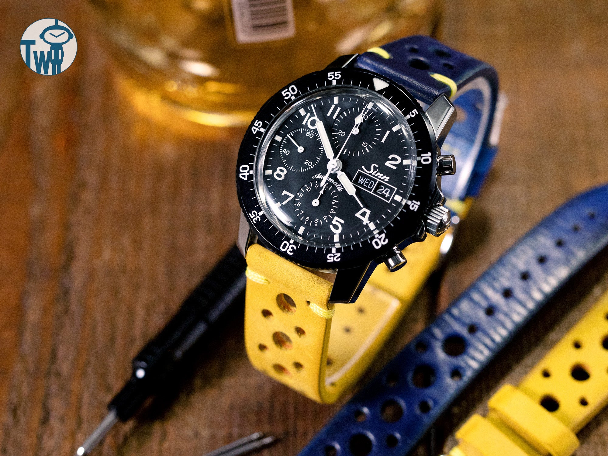 德國 Sinn 辛恩 103 ST 計時碼錶 搭配 太空人腕時計TW 的 意大利手工製作 賽車馬皮錶帶。