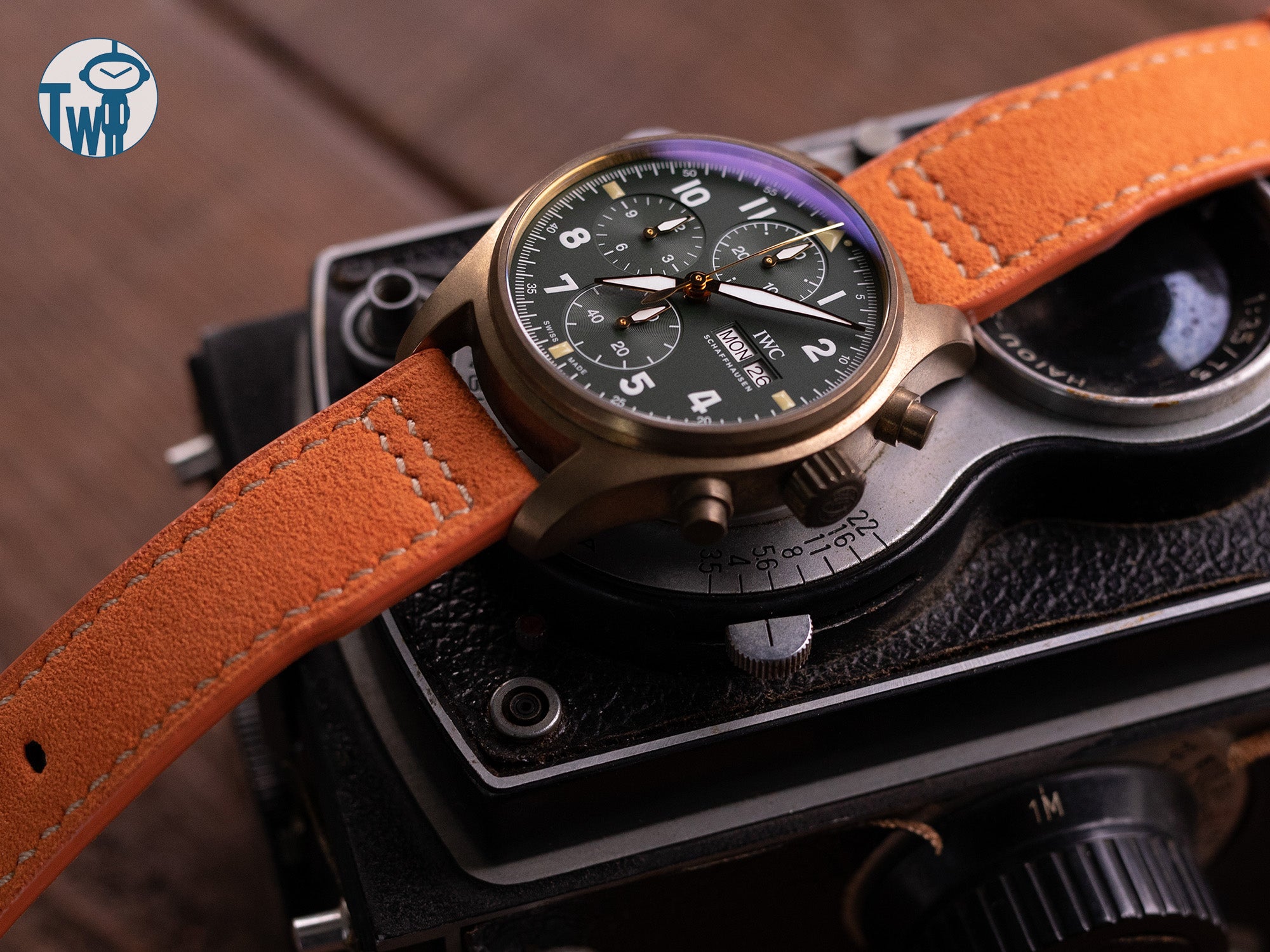 IWC萬國錶  大飛行員 青銅噴火戰機計時碼錶 配上 橙色Alcantara 錶帶｜太空人腕時計TW
