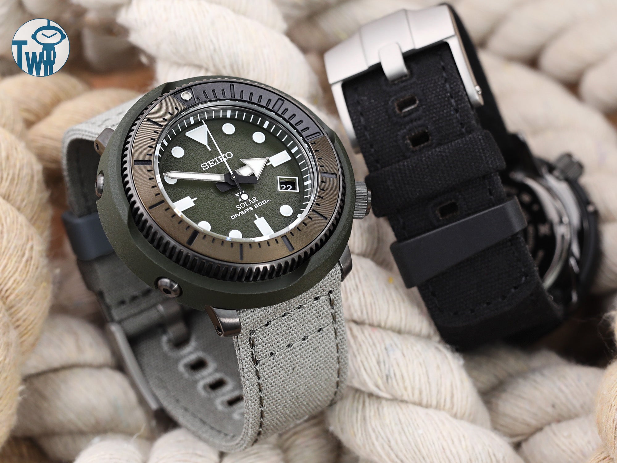 太空人錶帶TW 雙層帆布快拆錶帶是一款時尚耐用的配飾，與 Seiko精工 Prospex“街頭系列”Solar 太陽能潛水錶