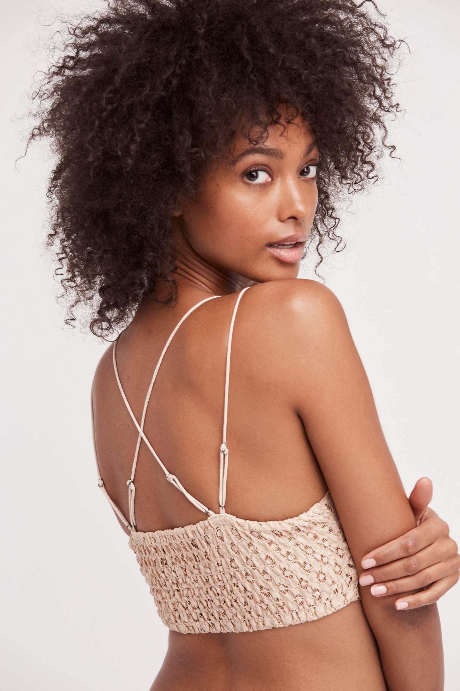 https://cdn.shopify.com/s/files/1/2184/4503/products/FW21_FREEPEOPLE_ADELLABRALETTE_NUDE2.jpg?v=1670429541&width=1946