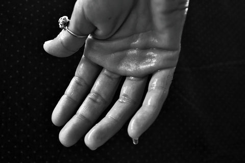 hand sweating