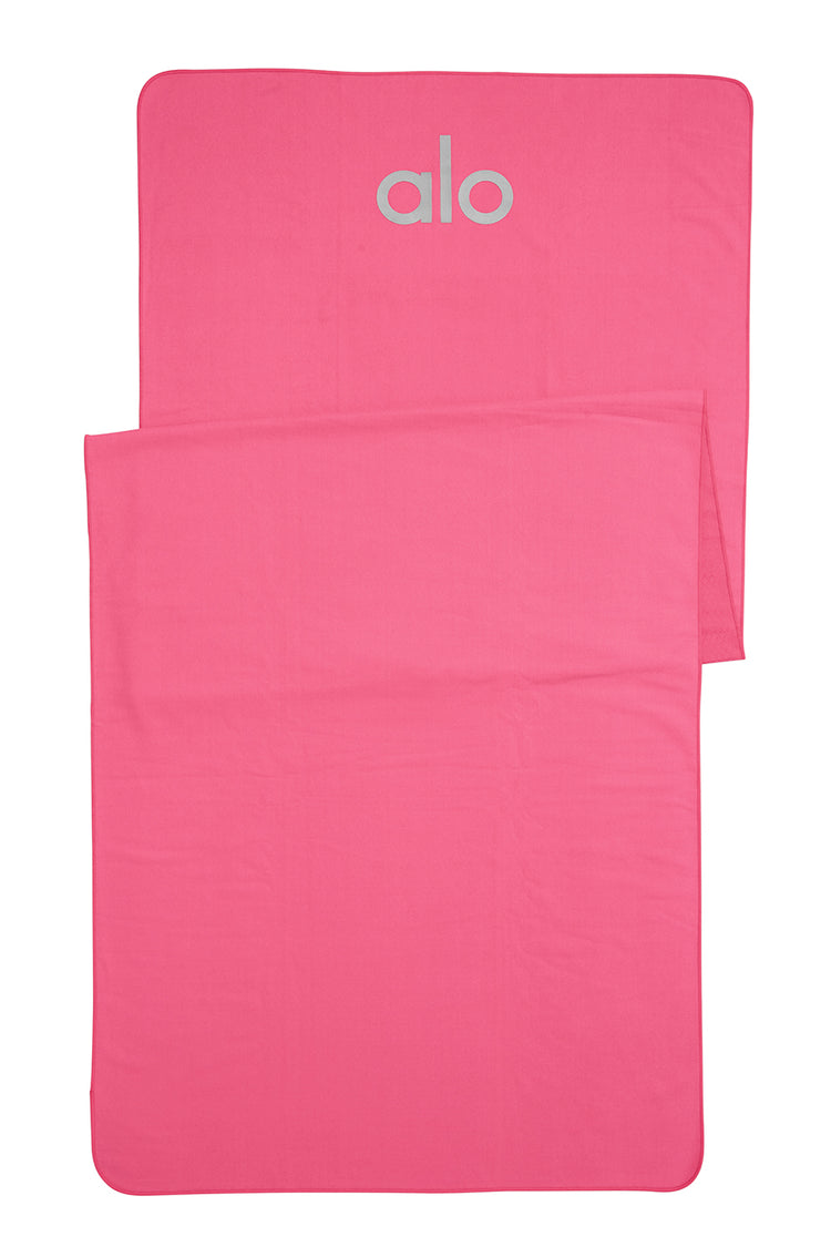 This pale pink yoga mat 🐽 #alo #aloyoga #yogamat