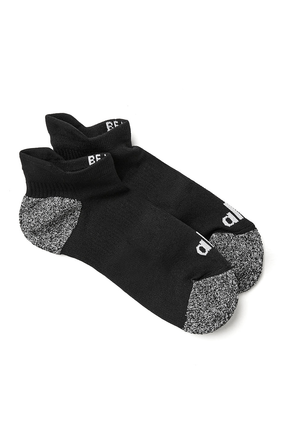 Buy Alo Yoga® Pulse Barre Socks - Black At 27% Off