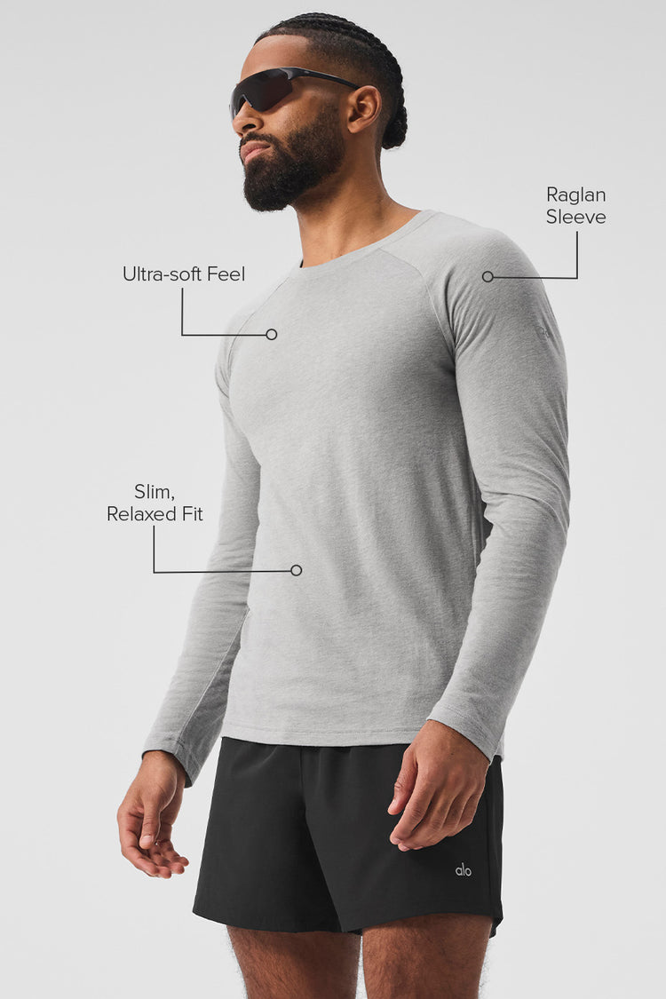 スタイルアップ♪ ALO yoga◇アロー Tシャツ 大人気【Alo Yoga】Triumph Crew Neck Tee クルーネック Tシャツ