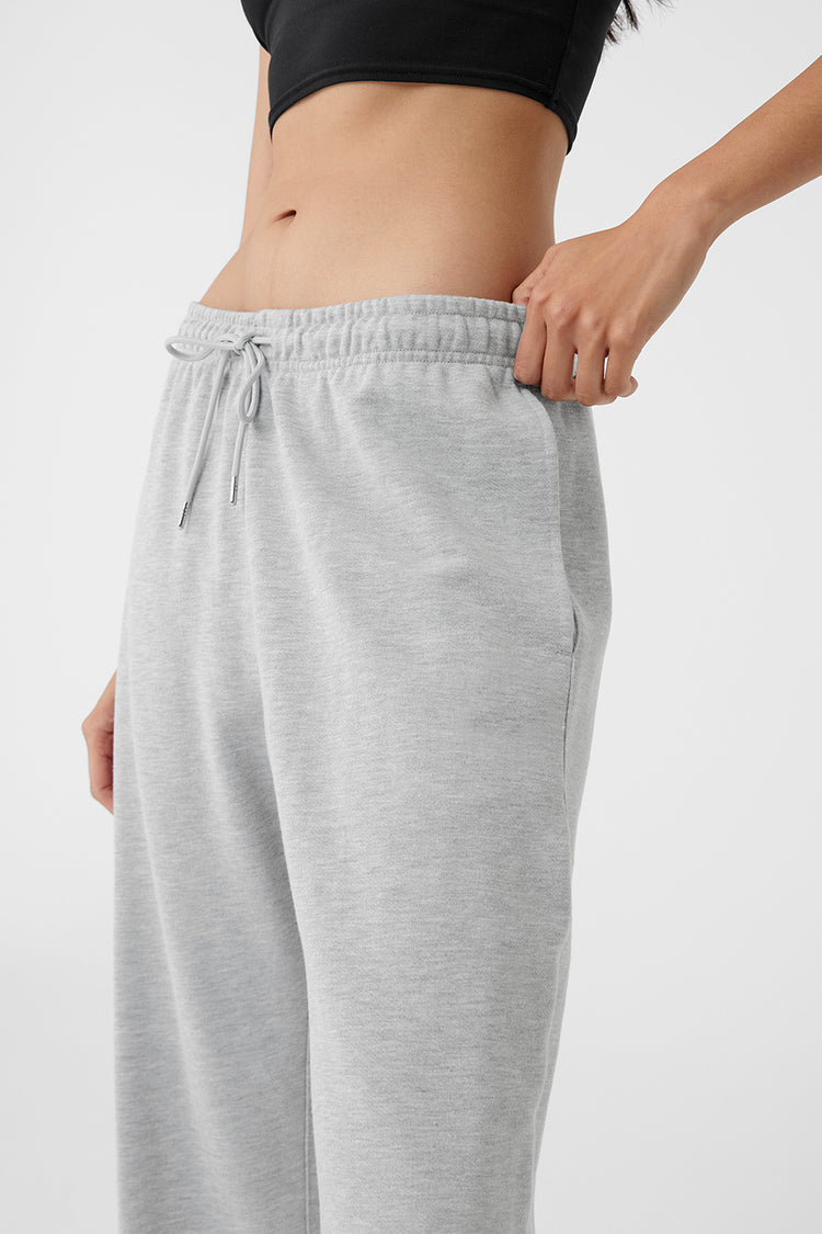 Alo Yoga Renown Heavy Weight Sweatpant in Athletic Heather Grey, Size: XL