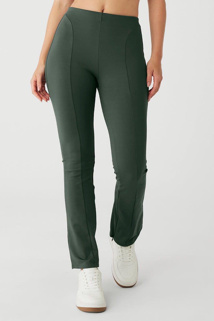 Alo Yoga Washed 7/8 High-waist Cargo Sweatpants in Green