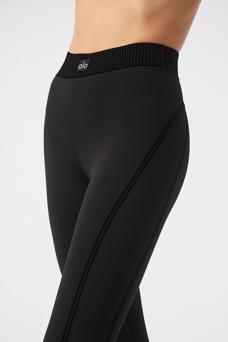 Alo Yoga ALO High Rise Airlift Leggings in Macadamia M Size M - $54 - From  Chloe