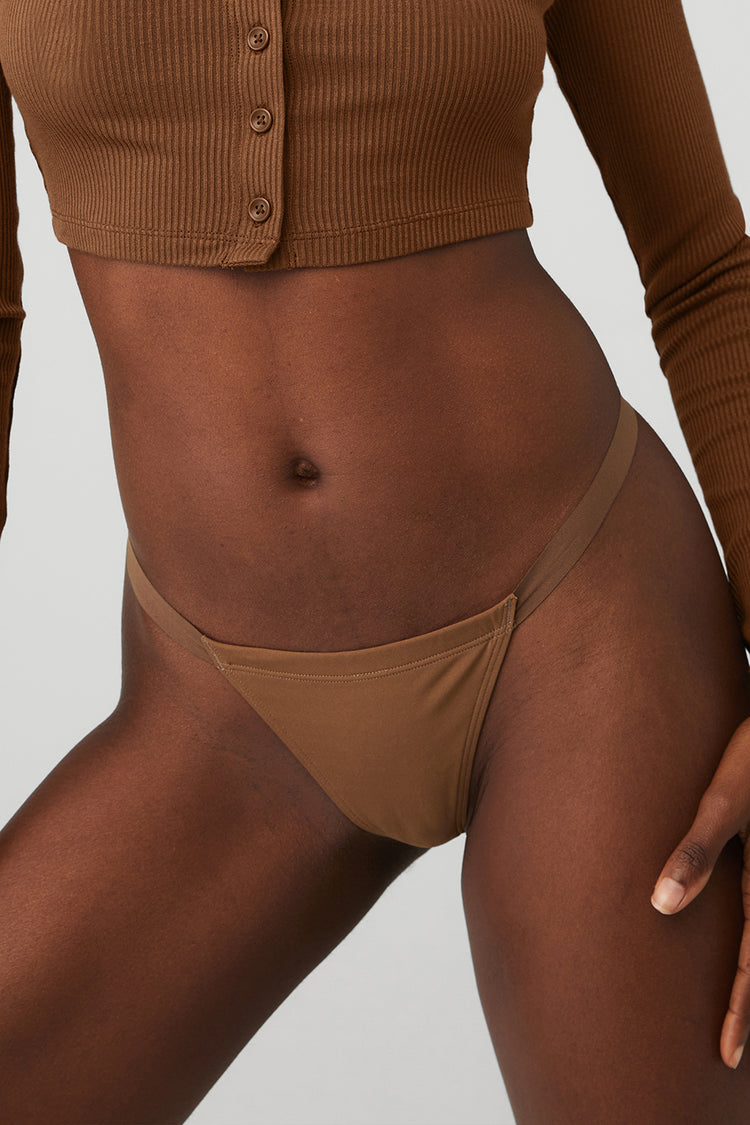 Airbrush Invisible String Thong Underwear in Cinnamon Brown, Size: 2XS | Alo Yoga