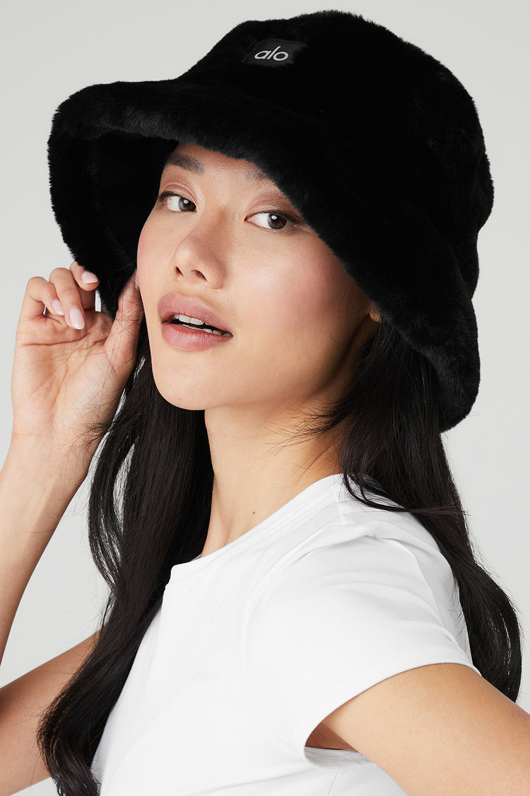 Faux Fur Bucket Hat in Black, Size: Medium/Large | Alo Yoga