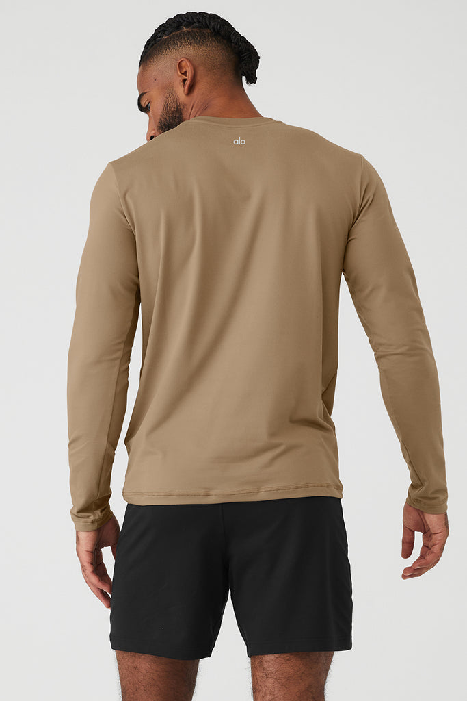 Conquer Reform Crewneck Long Sleeve - Gravel | Alo Yoga