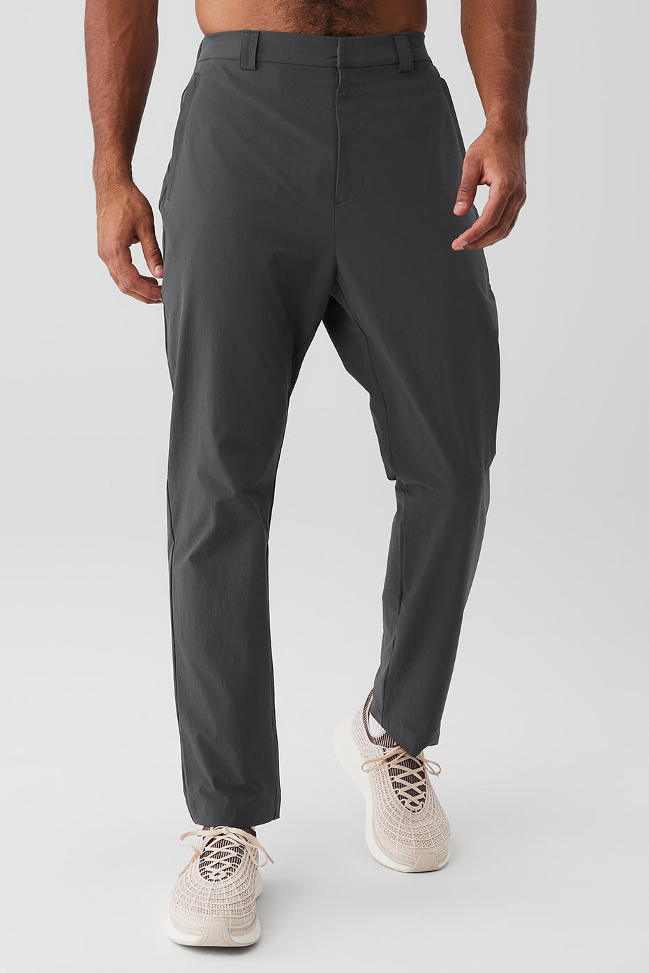 Alo Men’s Conquer Revitalize Pant (Anthracite) — Size M 