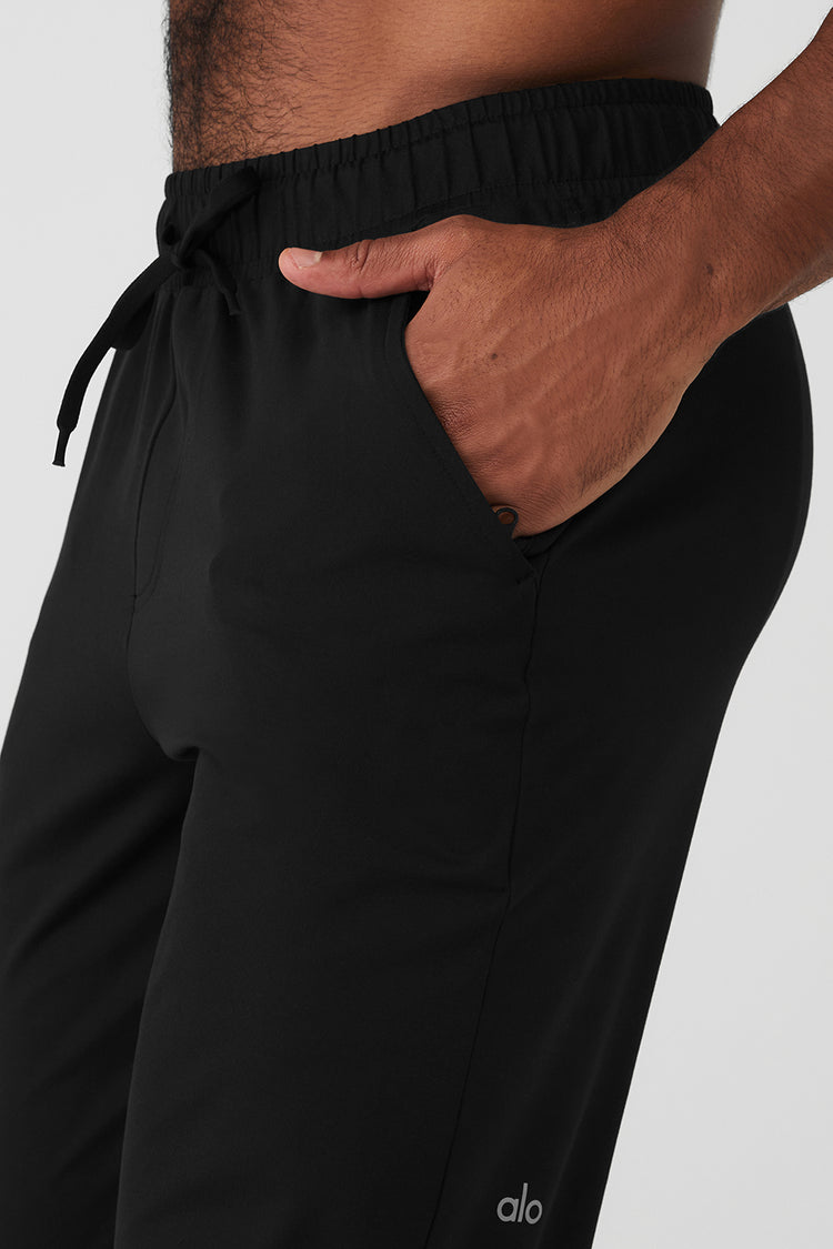 Alo Yoga Conquer Revitalize Pants in Black, Size: Small