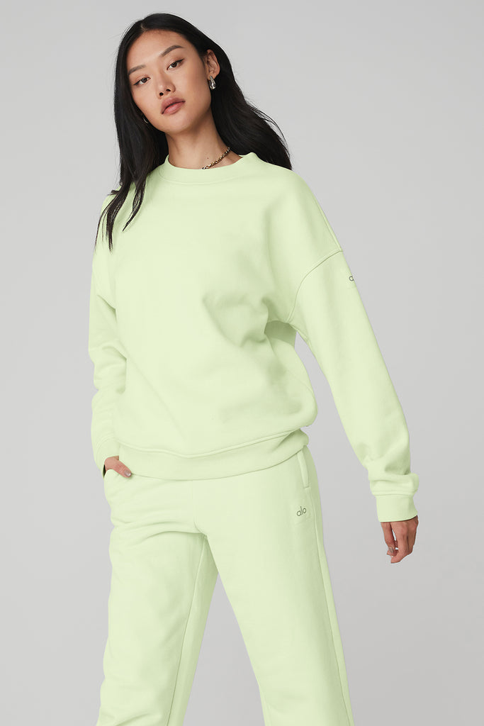 Renown Heavy Weight Crew Neck Pullover - Limelight | Alo Yoga
