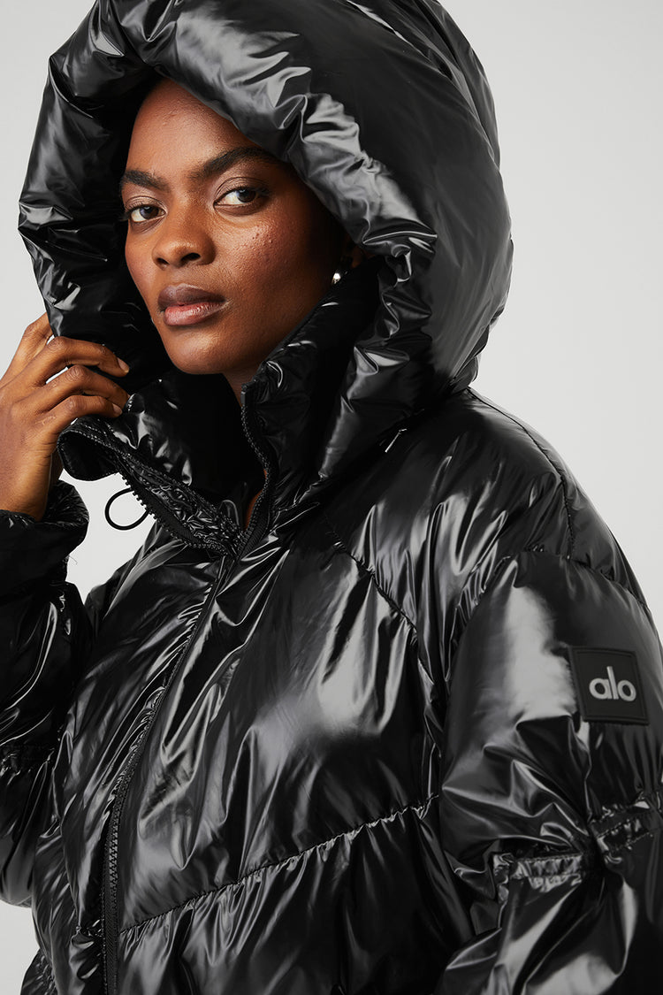 Vail Puffer Jacket in Black by Alo Yoga - International Design Forum