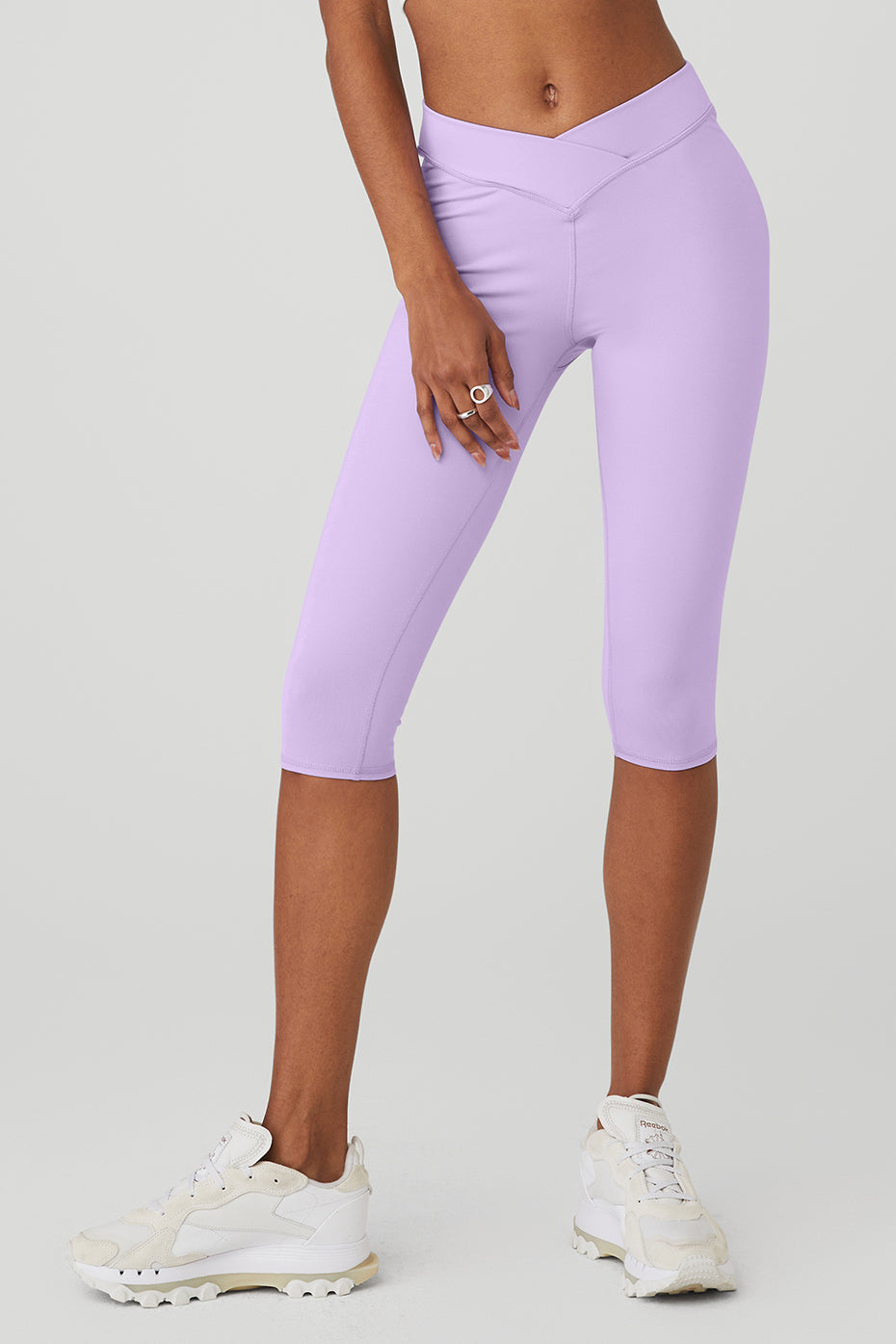 ALO Yoga Moto Leggings in Lavender Cloud Size L, Women's Fashion,  Activewear on Carousell
