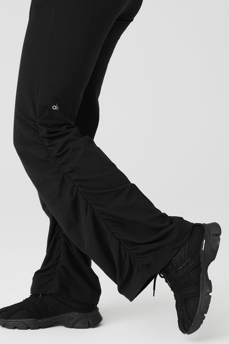 Lululemon Black Cropped Ruched Side Leggings Size: - Depop
