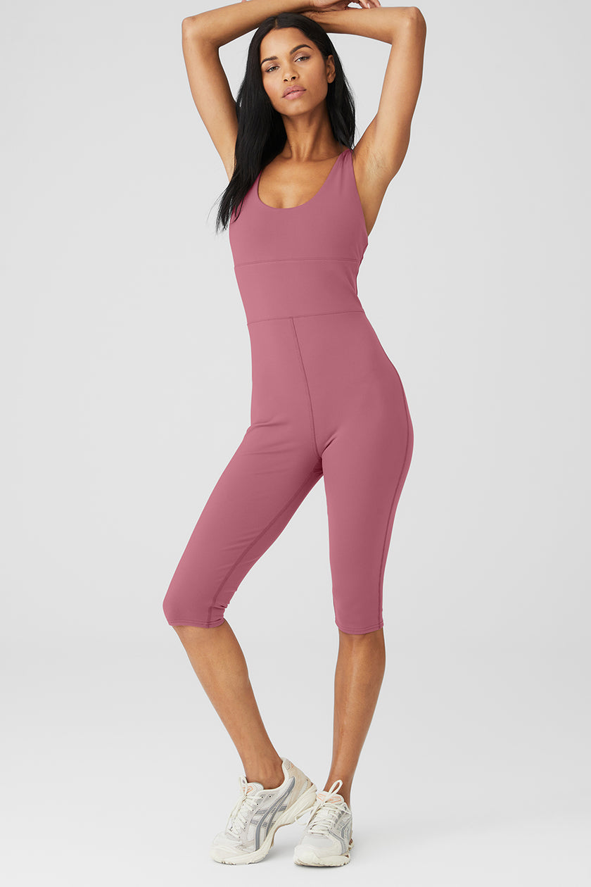 Alo Yoga Official Store - Harga & Model Terbaru Maret 2024
