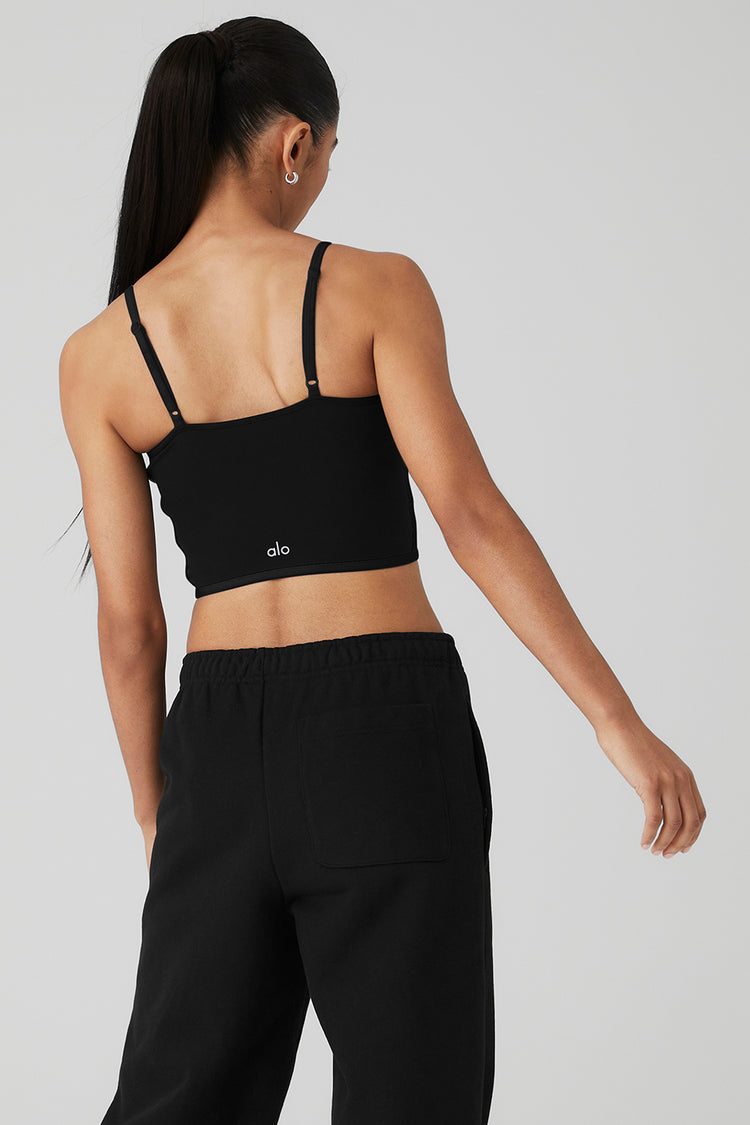 I'm Buying These 13 Athleisure Deals in Alo Yoga's Sale Section