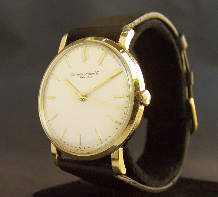 1970 IWC Schaffhausen 18K Gold Vintage Gents Watch Ref. 2400 – empressissi