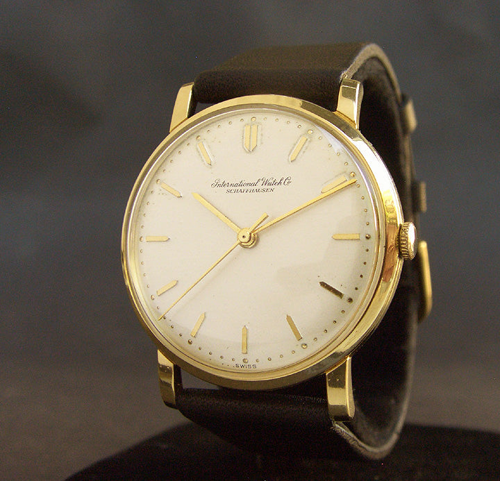 1970 IWC Schaffhausen 18K Gold Vintage Gents Watch Ref. 2400 – empressissi