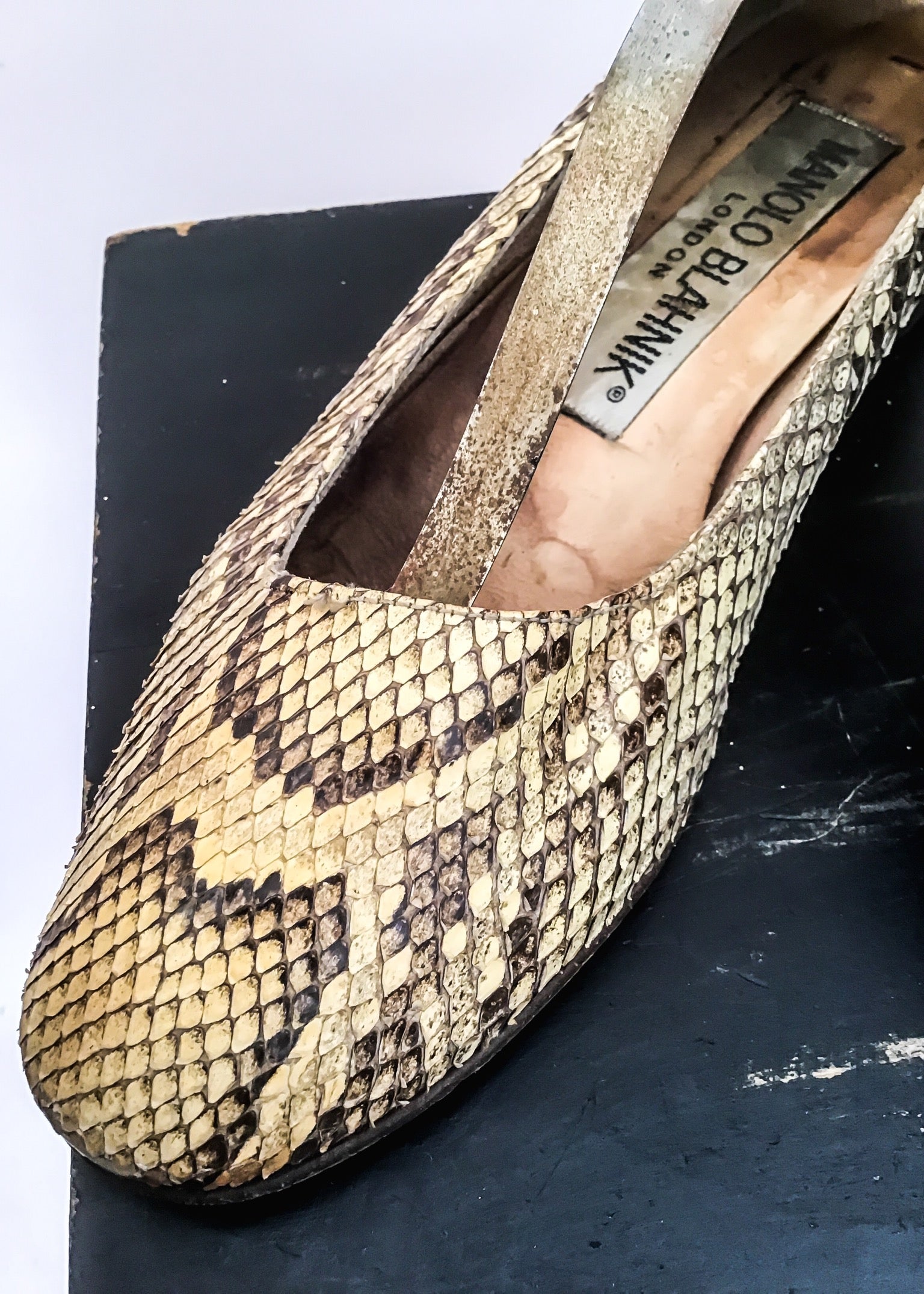 1980s Vintage Manolo Blahnik Snakeskin Pumps shoes • size 6 – Top Notch  Vintage