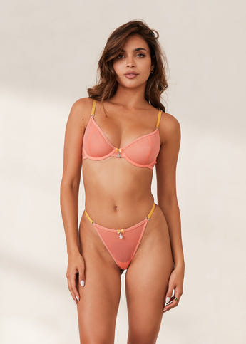 Iya Oni Pant And Bra - Entice by George balcony bra is on sale for half  price. It's a packer, take it.