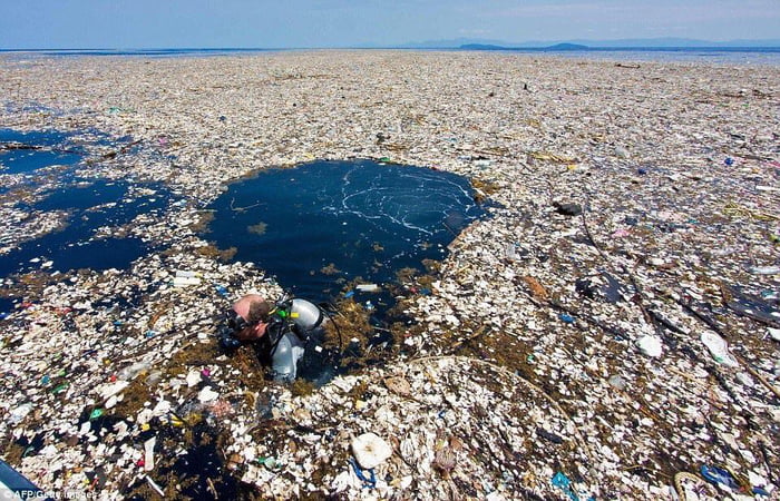 Great Pacific Island Patch of Plastic pollution 