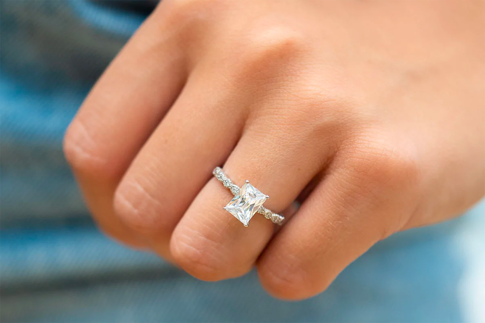 How to propose without an engagement ring