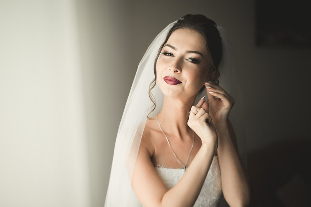 4 Strapless Wedding Dress Jewelry Options – Modern Gents