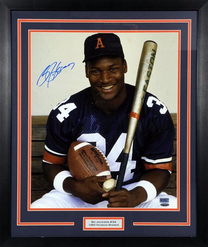 Bo Jackson Autographed Auburn Tigers 16x20 Framed Photograph (TwoSpor