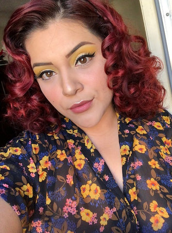 Short Curly Hair Bob With Vintage Curls