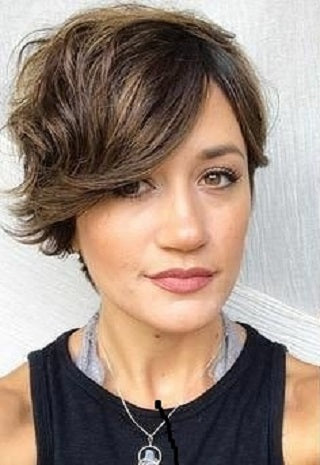 wavy-pixie-brunette-volume-voluflex-hairstyle