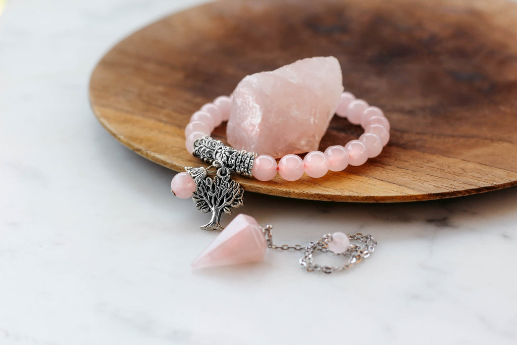 rose quartz set crystal ritual