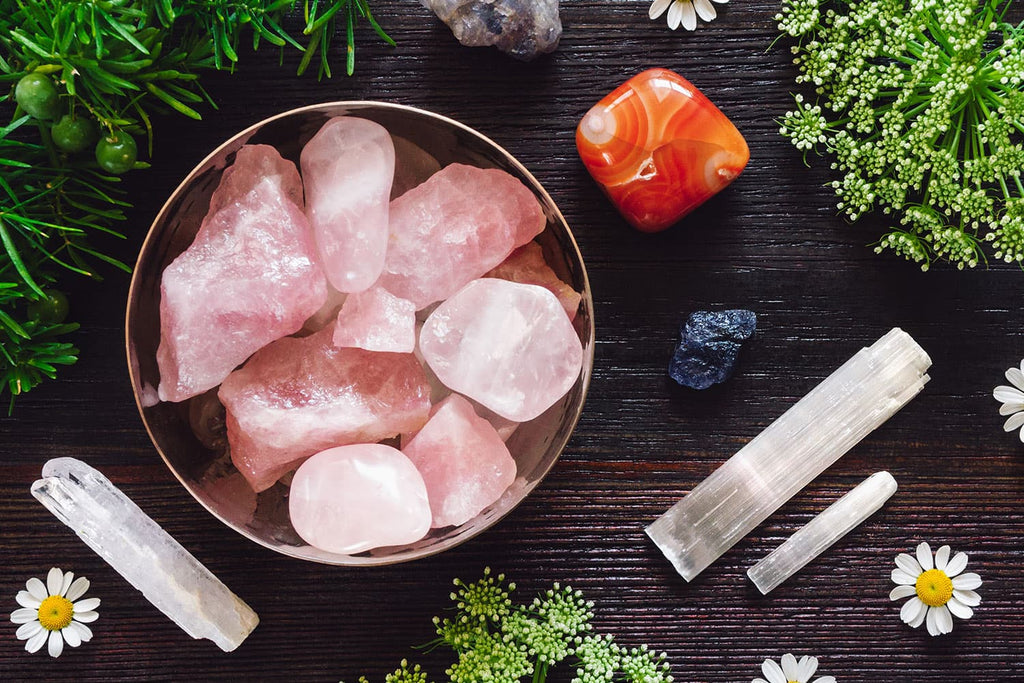 quartz rose dans la salle de bain