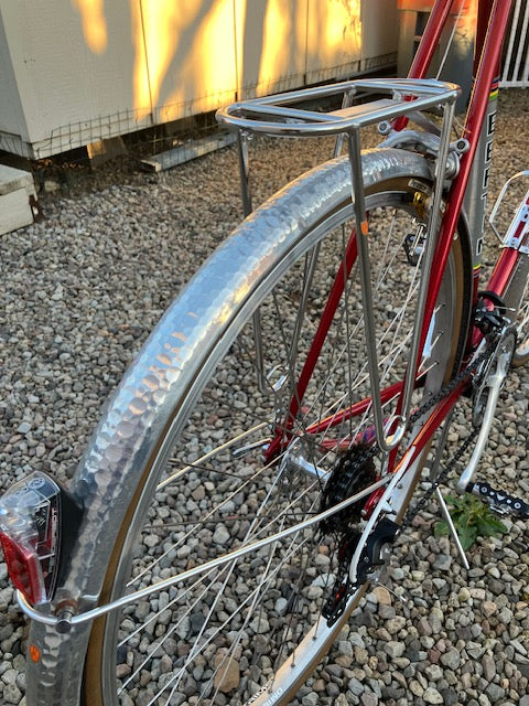 velo orange 700c hammered fenders on a vintage bike bertin c37