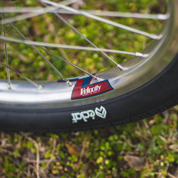 Velocity Cliffhanger rims on Velo Orange Neutrino 