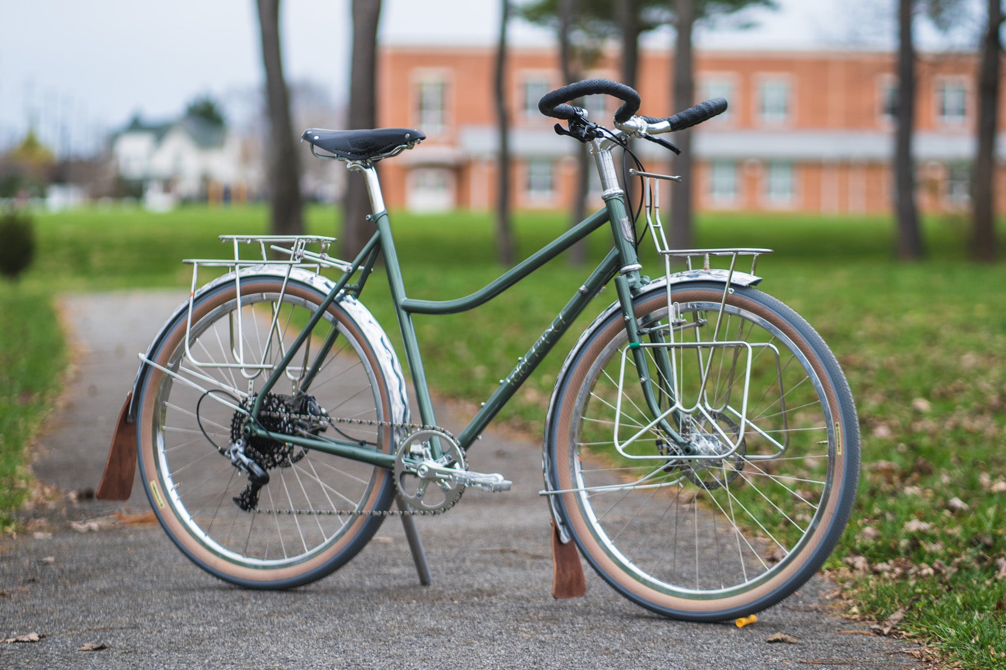 Velo Orange Polyvalent Low Kicker with Dajia Trekking Bars, Fenders, and Campeur Racks