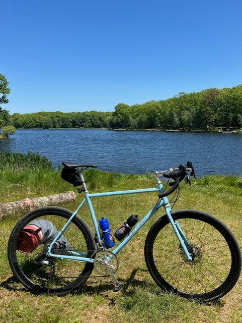 velo orange pass hunter blue with 700c wheels