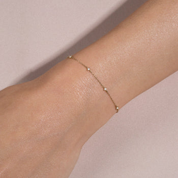 Women's Diamond Heart Glossy White Beaded Bracelet | The Gold Goddess