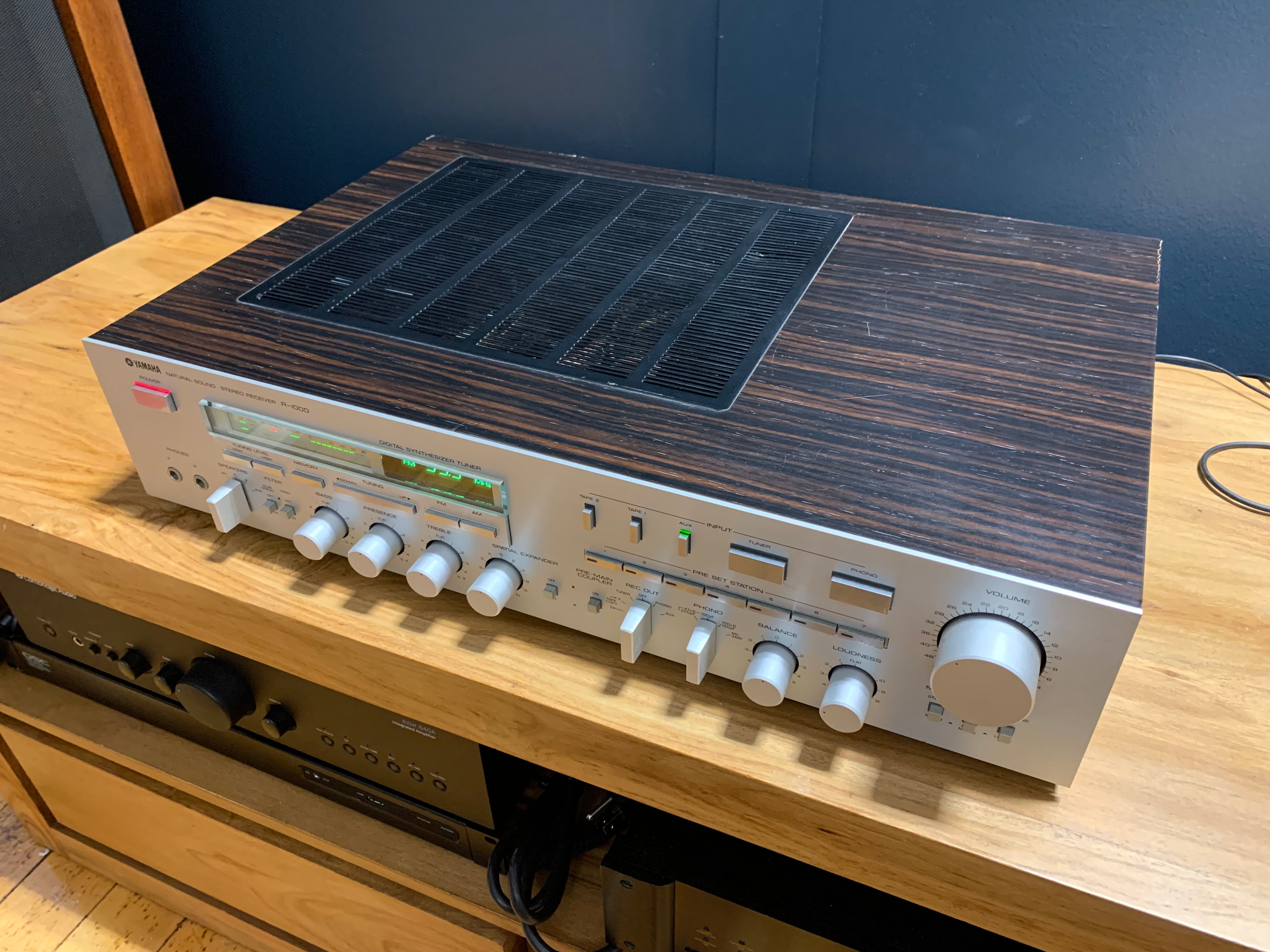 Yamaha R-1000 Stereo Receiver - SOLD – Holt Hill Audio