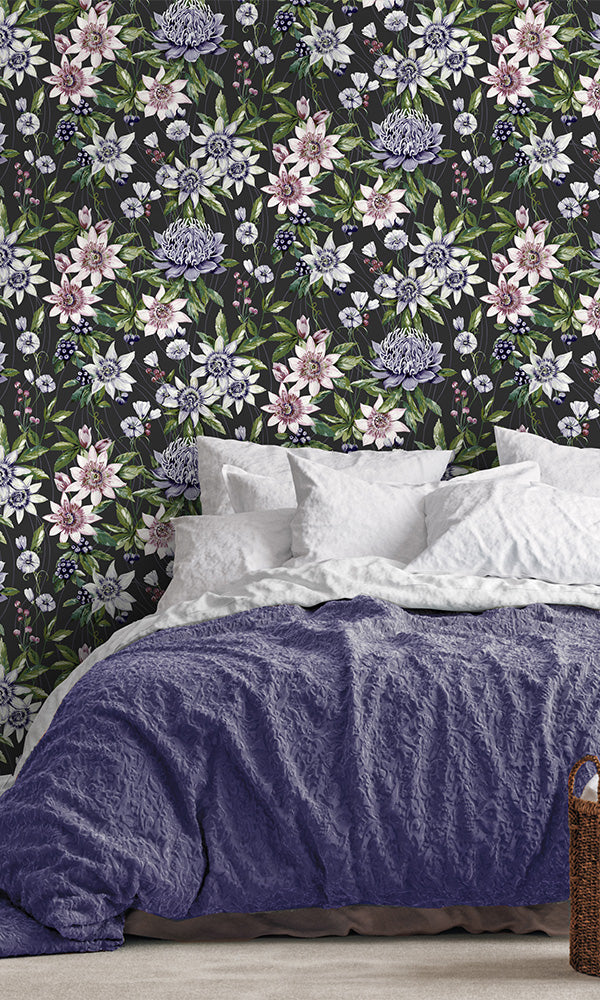 Belgique Tapestry Collection - Floral pattern on black background - Bedroom