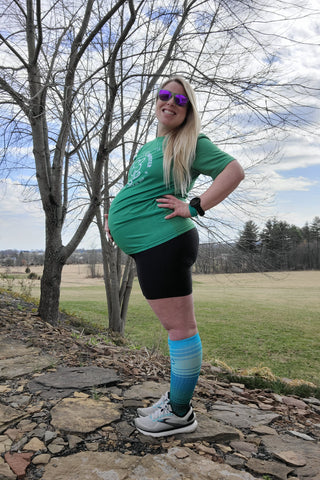 The Benefits of Wearing Compression Socks During Pregnancy –