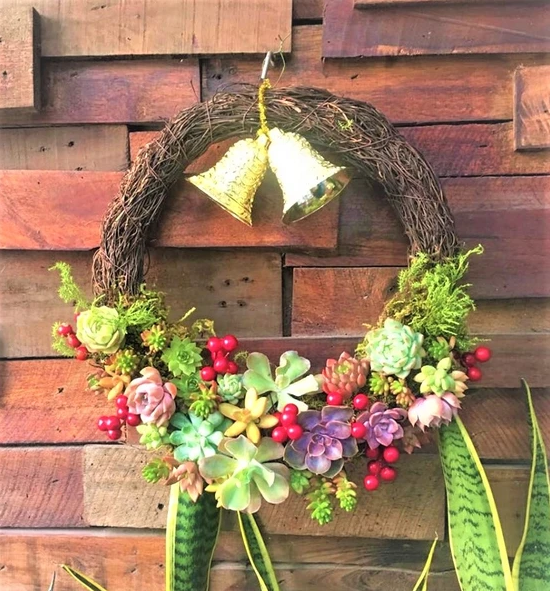 Christmas wreath, succulents, DIY