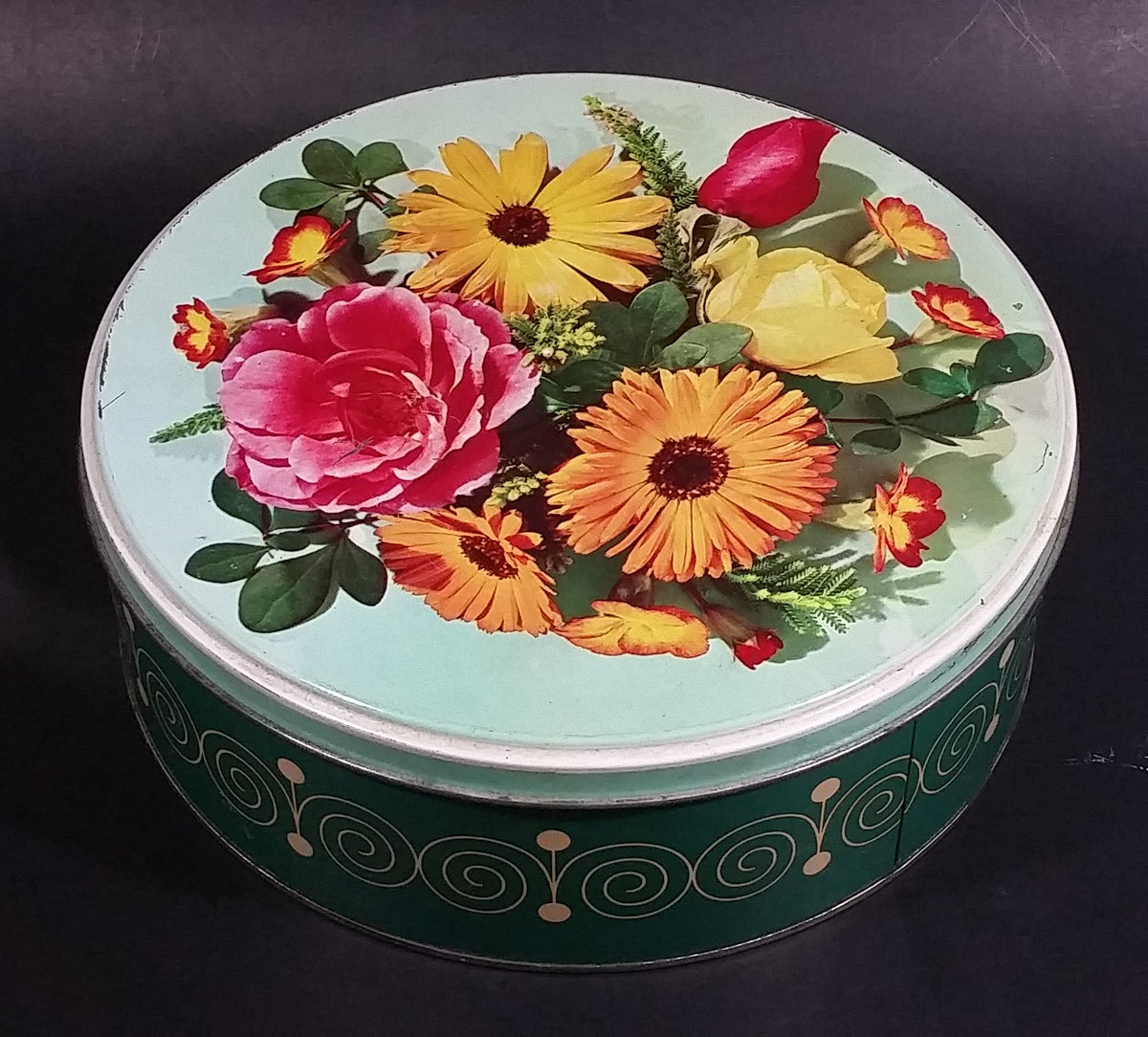 Vintage Round McVitie's Marigold Assorted Biscuits Floral Flowers Gree ...