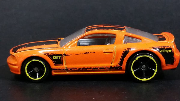 hot wheels ford mustang gt 2005